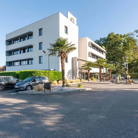 B&B HOTEL Pau Zénith-2