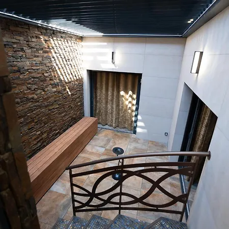 CARACALLA PRIVE - Chambres d'hôtes avec Piscine, Jaccuzi et Hammam privatifs-3