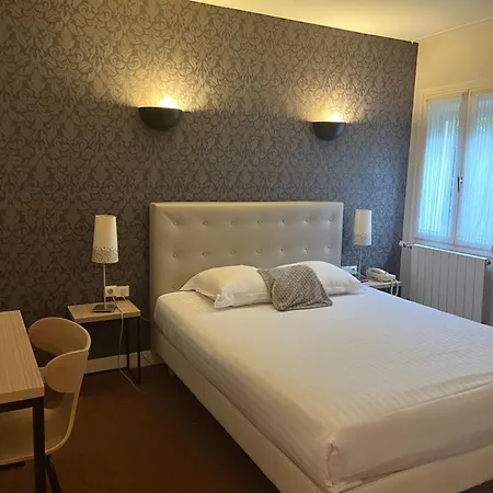 Contact Hôtel De Troyes 5 mn centre ville avec parking privé-3