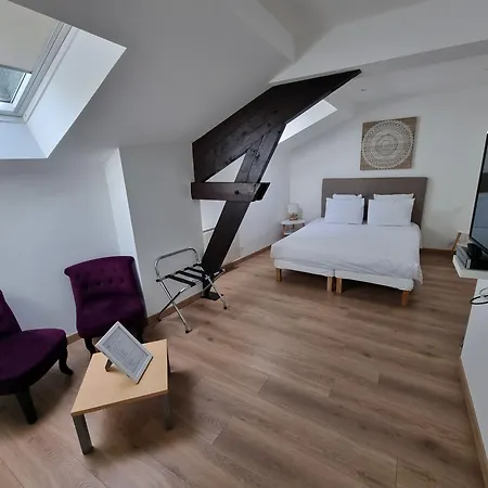 Le Castel Guesthouse-2