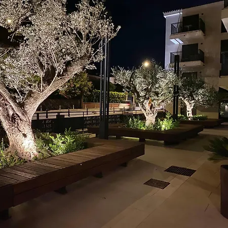 Exclusive Resort Apartments With Parking , Gym And Sauna-2