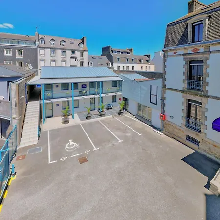 Hotel De La Gare-3