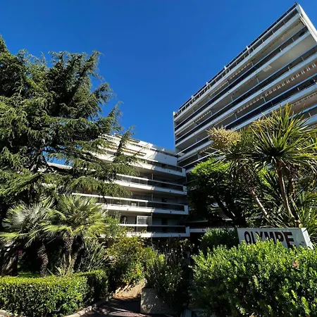 Studio With A 12 M2 Terrasse Sea View In Antibes Juan Les Pins-3