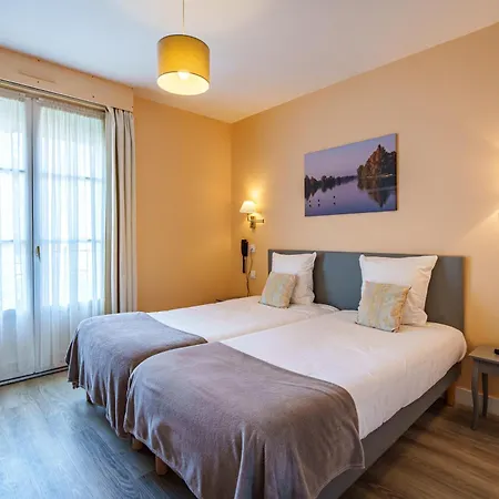 Hotel Val De Loire-3