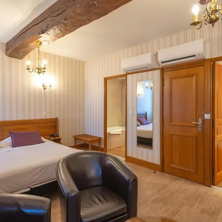 Logis Hotel De La Cloche-2