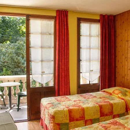 Hotel De La Grotte-3