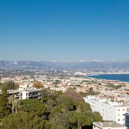 Le Chambord Stylish 2-Bedroom Apartment With Breathtaking View In Antibes!-3