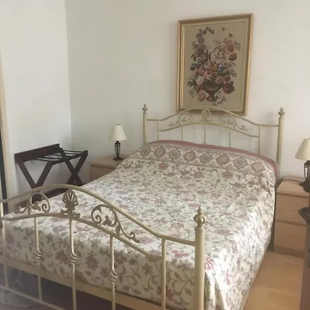 Poppys Chambres D'Hotes-3