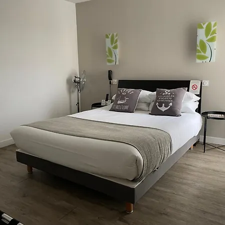 Cit'Hotel Logis Le Chene Vert-3