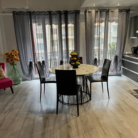 Gorgeous 2 Bedrooms Holiday Apartement-2