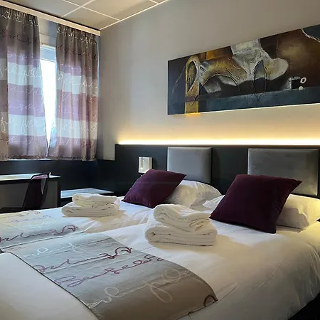 Brit Hotel Le Vesoul-3
