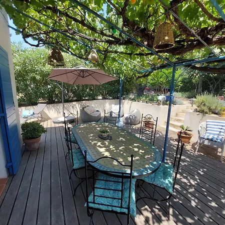 Bormes les Mimosas, Hameau de Cabasson, à 400m de la mer et du fort de Bregançon, Villa classée 3 étoiles, de 2 à 8 personnes-2