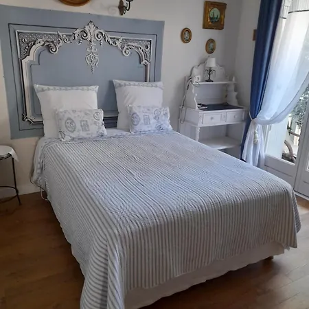 Chambre Privee A 100 M Des Plages-3