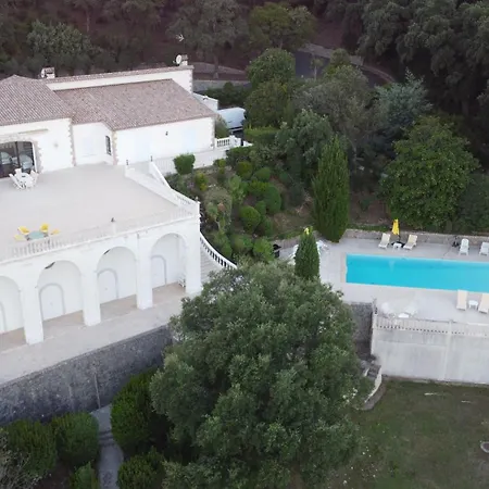 CHAMBRE LUXUEUSE AVEC IMMENSE PISCINE VUE SUR LA BAIE DE CANNES ET L Estérel avec possibilité de cabine 3 personnes-2