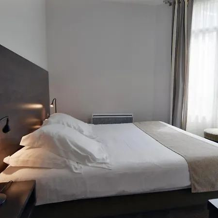 Hotel Ronsard-2