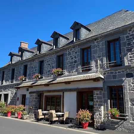 Hôtel Restaurant du Plomb du Cantal-3