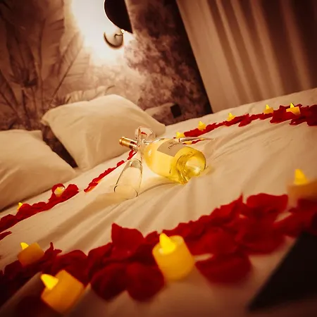Love Room Du Mont D'Or - Baignoire Spa - Minibar Offert-2