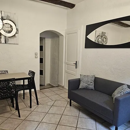 Appartement dans ancien moulin à huile rénové-3