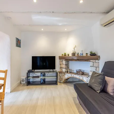 Lb Vacation Rentals I Charming Little Bucolic House 5-Min From City-3