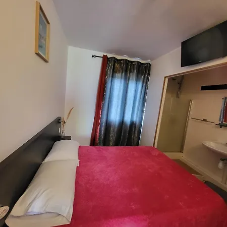 Hotel Les Rosiers-3