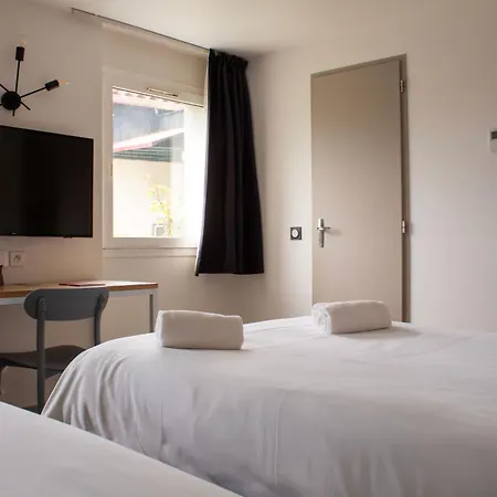 Hotel Les Genets Bayonne-3