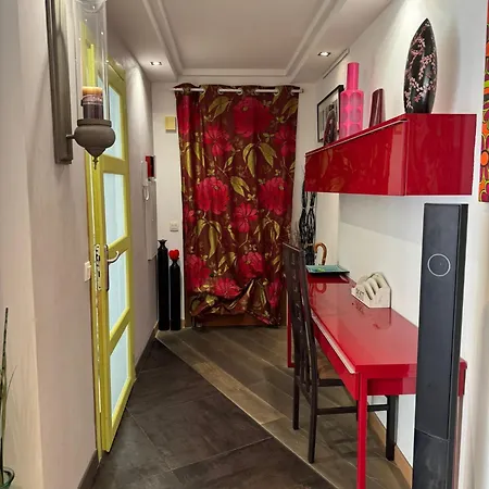 Siena - Appartement 6 Personnes Avec Terrasse Et Jacuzzi Plein Coeur Centre-Ville Quartier Du Port De Nice-3