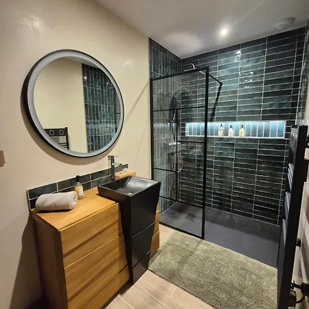 Le Cocoon - Jacuzzi, Sauna et Piscine privée-3