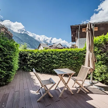 Eden Hotel, Apartments And Chalet Chamonix Les Praz-3
