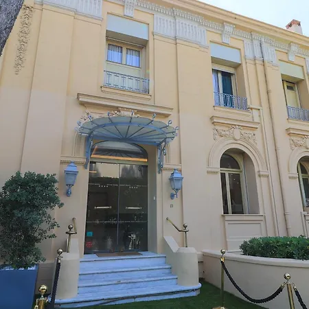 Hotel Petit Palais-3