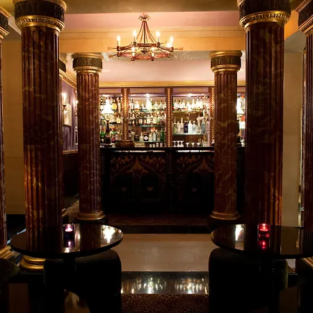 L'Hotel-3
