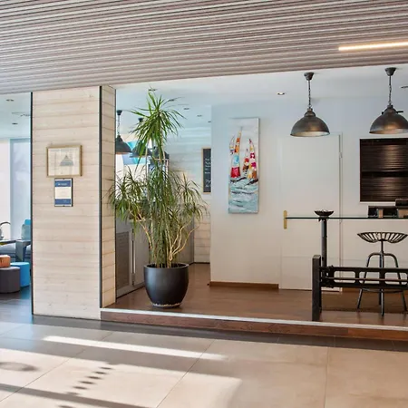 Best Western Plus Hotel Canet-Plage-2