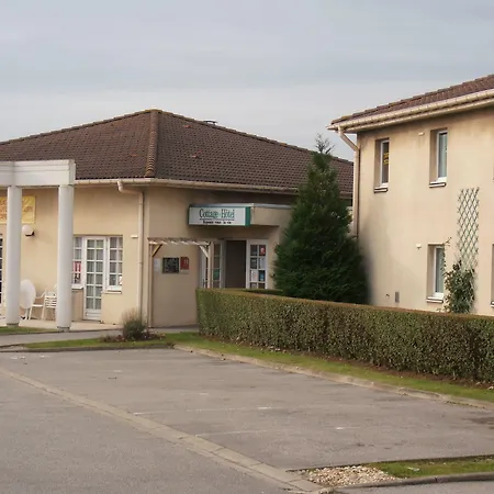 Logis Hotel & Restaurant & Bar Le Cottage-2