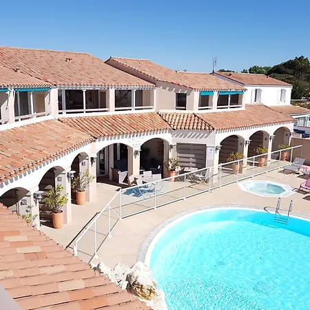 Hotel Restaurant Le Grand Large - Face A La Plage - Ile De Re-2
