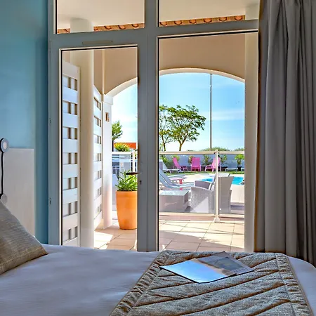 Hotel Restaurant Le Grand Large - Face A La Plage - Ile De Re-3