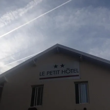 Le Petit Hotel-2