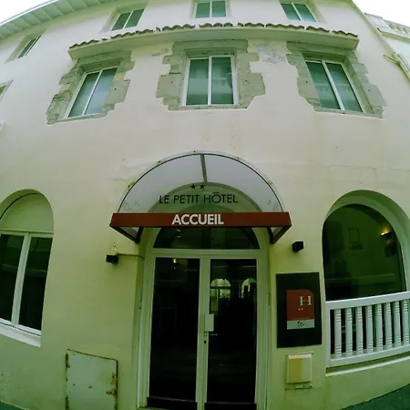 Le Petit Hotel-3