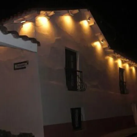 Hotel A La Croix De Malte-2