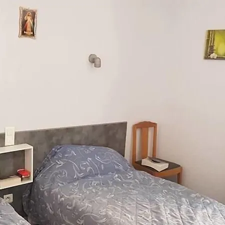 Hotel A La Croix De Malte-3