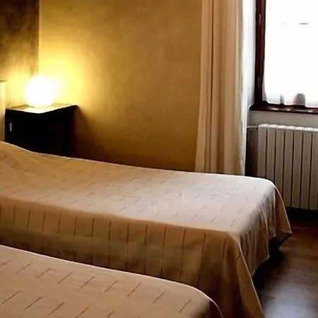 Logis Hotel De La Paix - Tournus-2