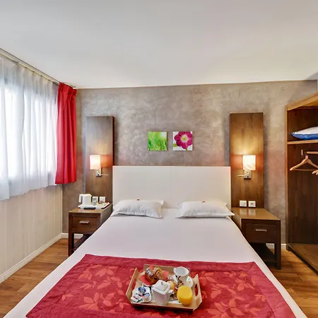 Hotel Paris Pacific: Metro-Adjacent Lodging Near Orly Airport-3