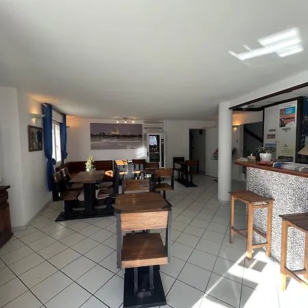 Hotel Les Arcades-3