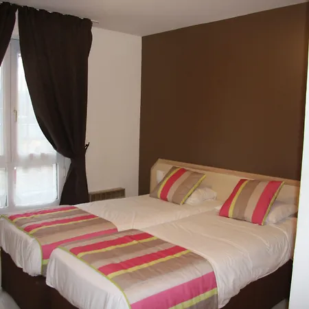 Brit Hotel Cherbourg-3