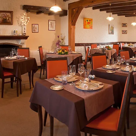 Logis Hôtels Restaurant Le Dauphin-2