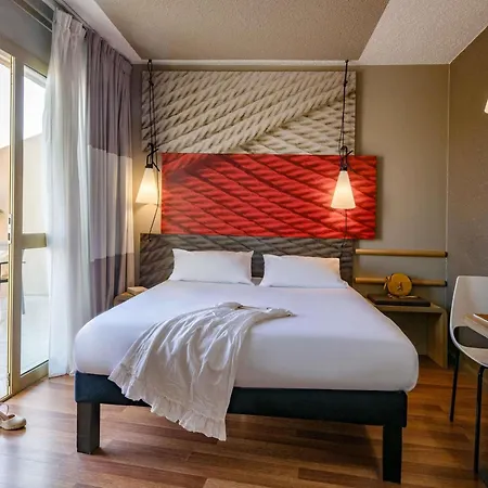 Ibis Cannes Plage La Bocca-3