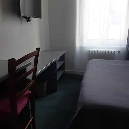 Hotel De La Croix De Malte-3