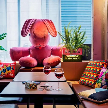 Moxy Paris Bastille-3