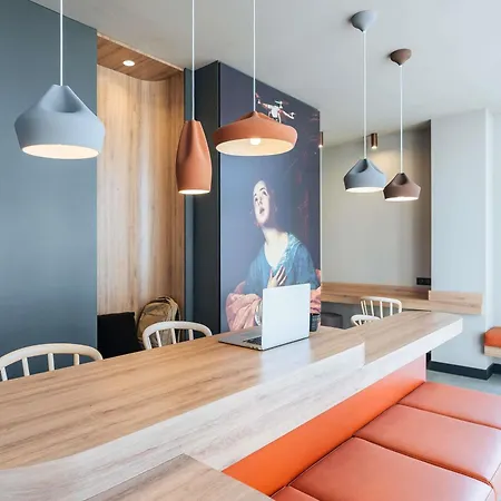 ibis Styles Le Mans Gare Sud-3