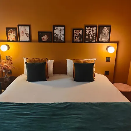 Hotel Noir-3