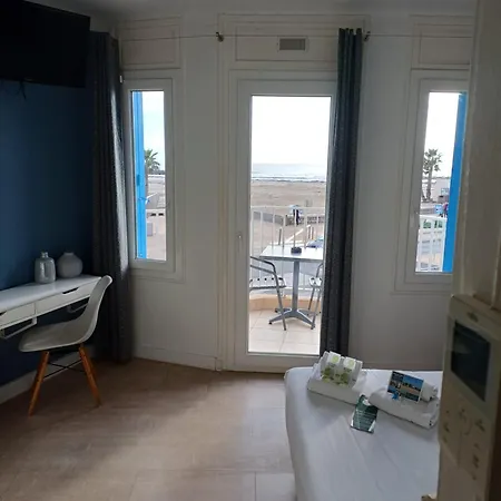 Hotel De La Mer-2