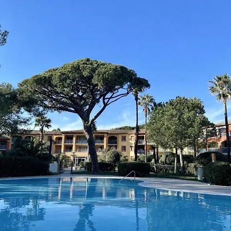 LA BADINE Appartement rénové Haut de game et Parc Prestations Premiumamme avec Climatisation Vue Pisc-2